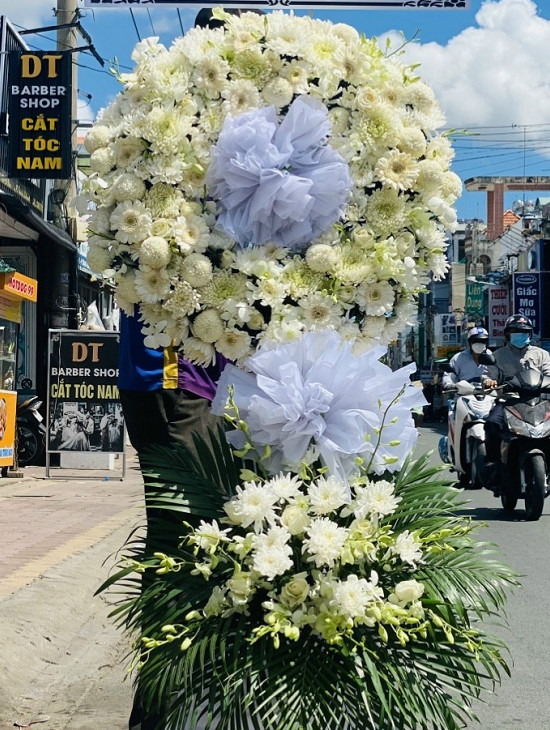 HV158- Kính Viếng