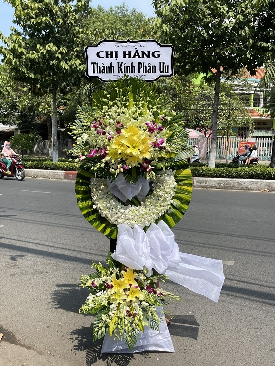 HVG9- Hoa viếng đám ma ở Quận 4