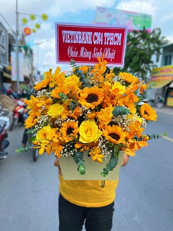 HN100 - Miễn ship hoa tươi ở Phường Quỳnh Mai Quận Hai Bà Trưng
